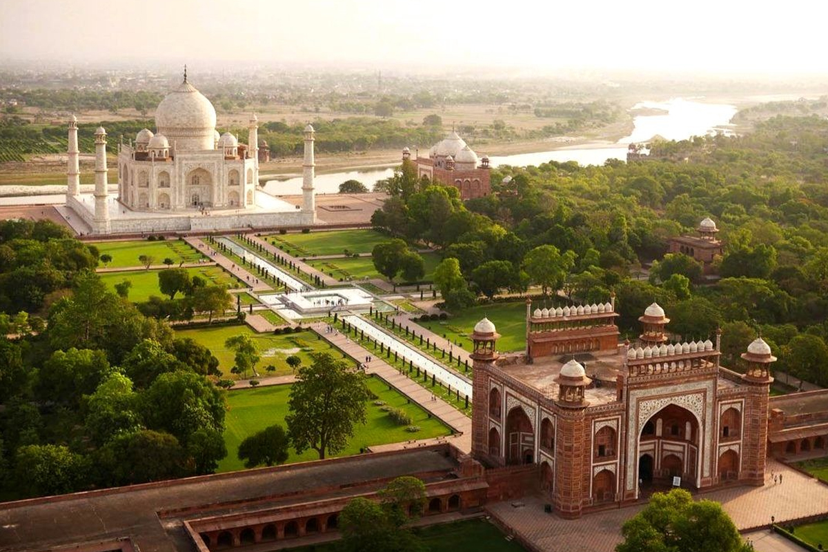 Embarking on a Regal Journey: Luxury Taj Mahal Excursion with Expert Guide